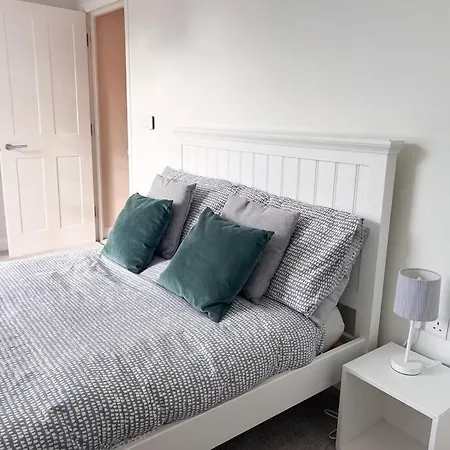Waterside Apartment, Falmouth, Vi-spring King Bed, Gated Parking アパート *